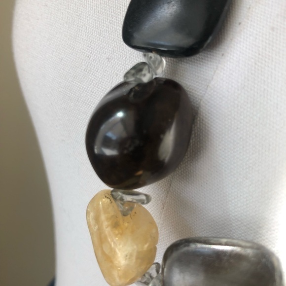 Bold handmade Semiprecious stone and shell statement necklace - Picture 5 of 8